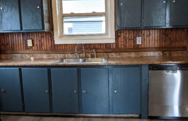 Beautiful Lyncourt Updated 4 bdrm Home Gallery 3