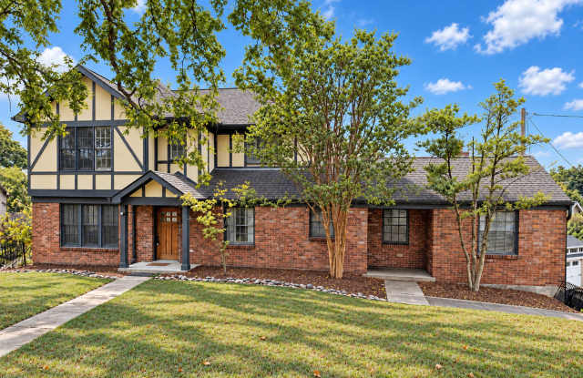Spacious 4 Bedroom Nashville Home with Finished Basement & Private Backyard Gallery 1