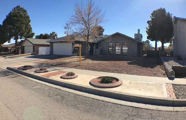 East El Paso Refrig A/C 3bed/2bath with Pool! photos photos East El Paso Refrig A/C 3bed/2bath with Pool! photos photos