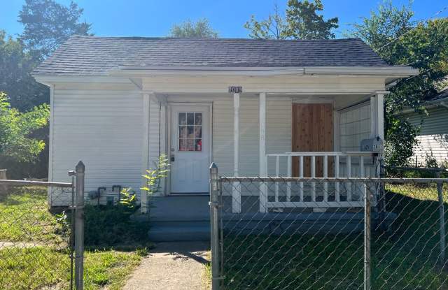 Remodeled 2 bedroom 1 bathroom home available now! photos photos