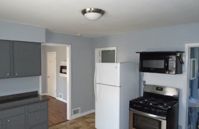 2418 Lodi Street - 2418 Lodi Street, Syracuse, NY 13208