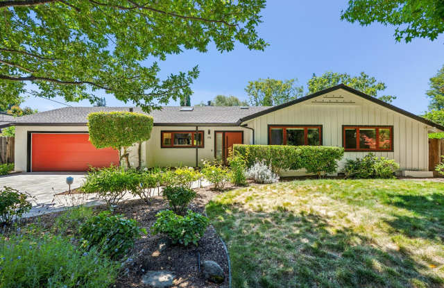 Renovated Linfield Oaks Retreat with Private Garden and Guest Studio photos photos