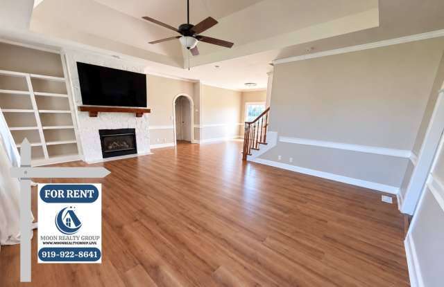 106 East Wendy Way Gallery 2