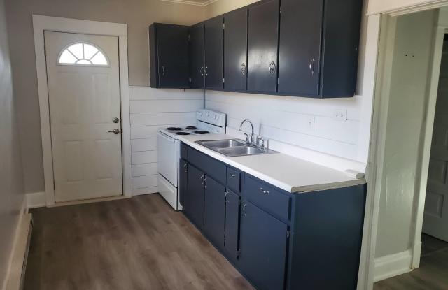 502 5th Street South - 2 photos photos