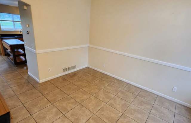 $500 MOVE IN SPECIAL Gallery 4
