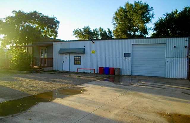 1 Bedroom Home With 1220sqft Shop Attached! photos photos