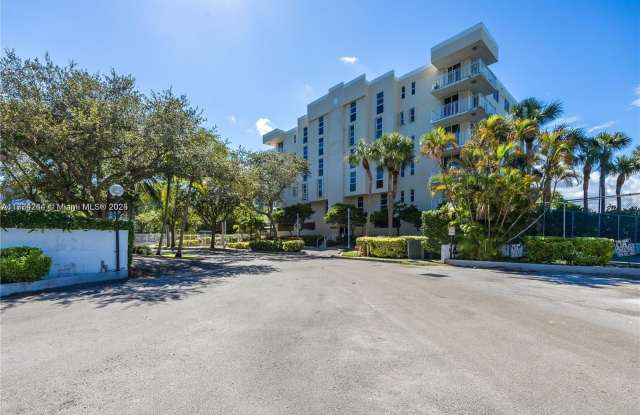 16590 NE 26th Ave - 16590 Northeast 26th Avenue, North Miami Beach, FL 33160
