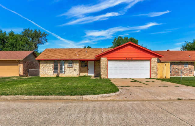Cozy  Stylish Living Near ESA Park with Fenced Yard! photos photos