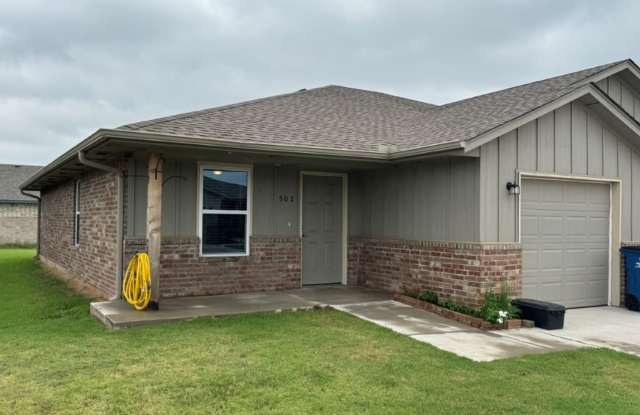 55 and up community! Flexible terms and easy application process, one small pet ok with additional deposit! Enjoy All appliances and no mowing! photos photos