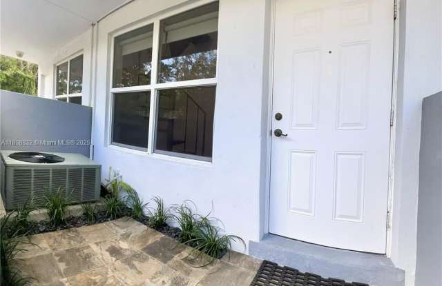 3025 Mary St photos photos