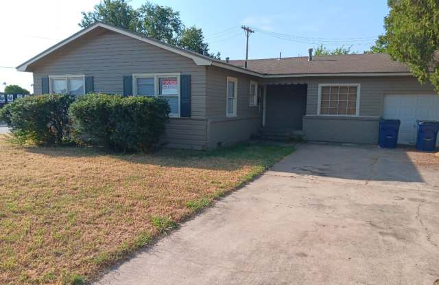 1902 W Spruce Ave photos photos