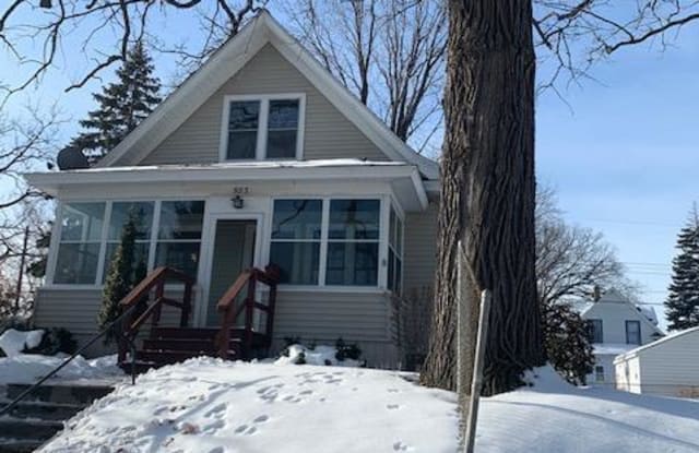 983 Avon Street North - 983 Avon Street North, St. Paul, MN 55103
