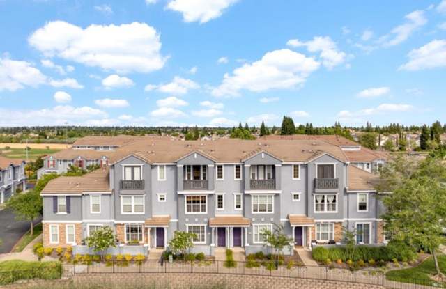 Townhouse - Beautiful 4bdrm, 3 bath - Rocklin photos photos