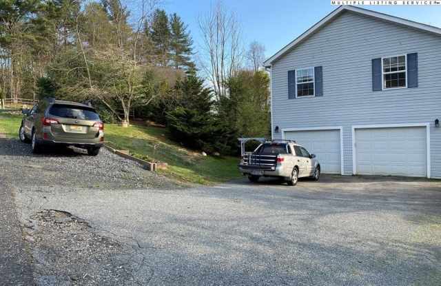 562 Nikanor Road photos photos