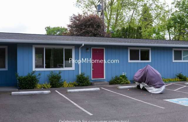 Updated NE Portland Glenfair Two Bedroom Apartment w/ Fenced Patio! - 15535 Northeast Glisan Street, Portland, OR 97230