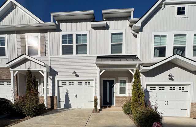 3 Bedroom 2.5 Bath Townhome is the Madison Park area!!! $500 off the 1st Full Month's Rent!!! photos photos