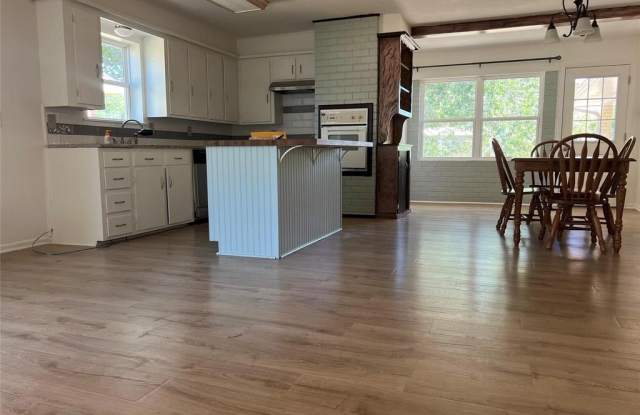 1109 W 3rd Avenue - 1109 West 3rd Avenue, Corsicana, TX 75110