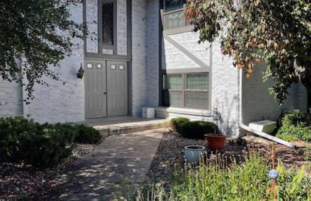 5751 East Ithaca Place Unit 3 - 1 photos photos