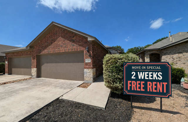Less than 1 Mile to Gruene / Fridge Included/ Gas Cooking / Covered Patio / CISD *2 weeks free rent* Gallery 1