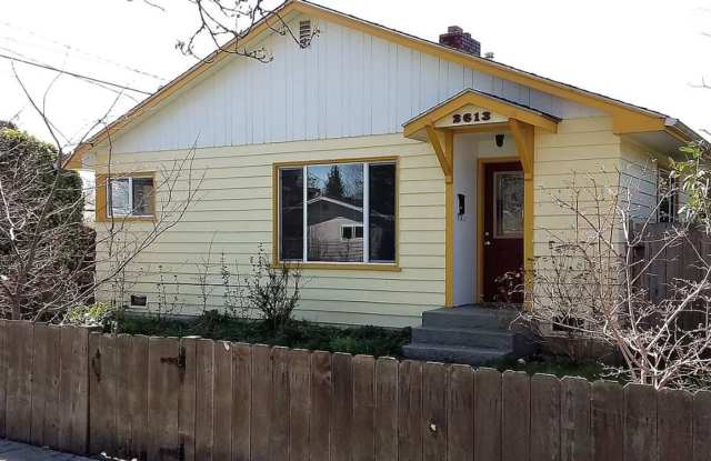 Charming 2 bedroom/1 bath Walking distance to Squalicum Park and Elizabeth Park — just half a block from Columbia Elementary! photos photos