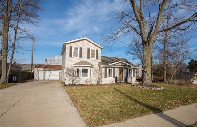 4413 East Lake Rd - 4413 Lake Road, Sheffield Lake, OH 44054