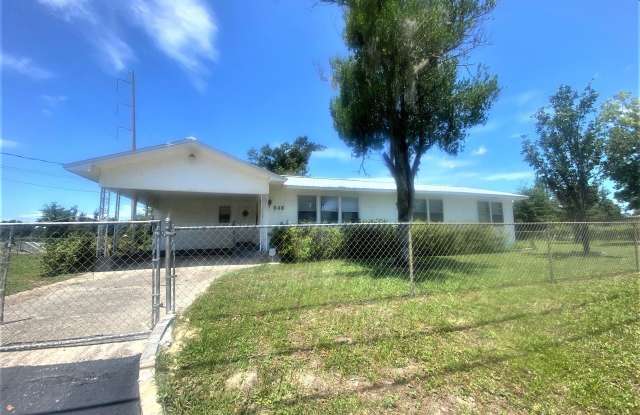 648 N 9th Plaza - 648 North 9th Plaza, Parker, FL 32404