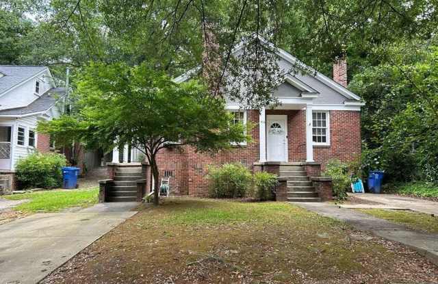 2Bed/1Bath 1000 sq ft duplex located in the historic Wales Gardens photos photos