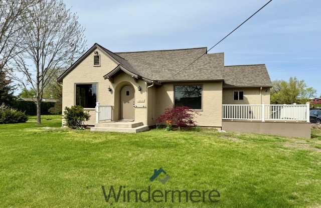 615 SE 8th College Place *3 Car Garage* - 615 Southeast 8th Street, College Place, WA 99324 615 SE 8th College Place *3 Car Garage* - 615 Southeast 8th Street, College Place, WA 99324