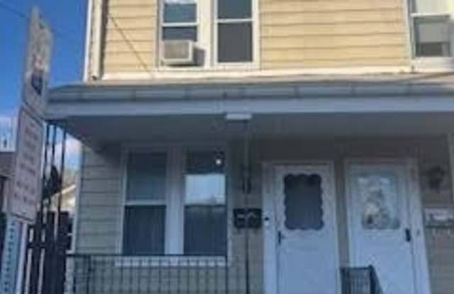 663 Spring Garden Street photos photos