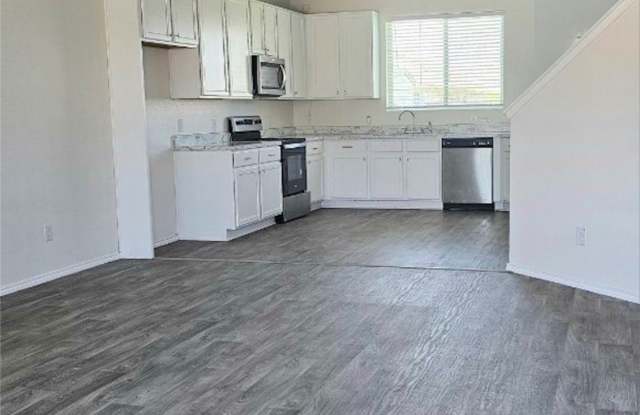 1004 Waverly Drive Gallery 4