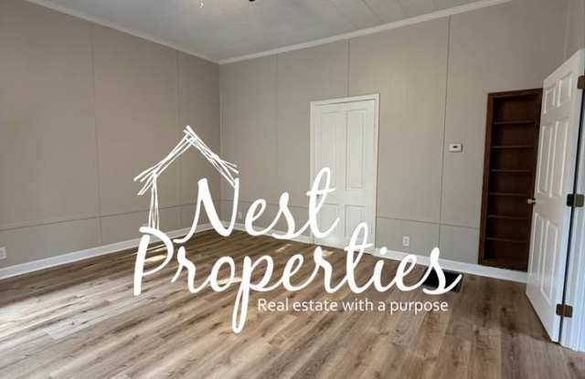 2404 1/2 Main St. photos photos