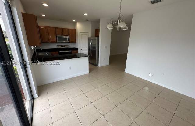 347 NE 194th Ln Gallery 3
