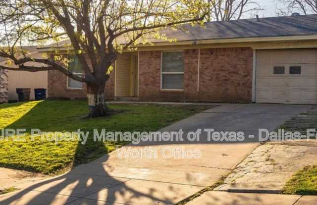641 Gallant Fox Dr - 641 Gallant Fox Drive, Dallas, TX 75211