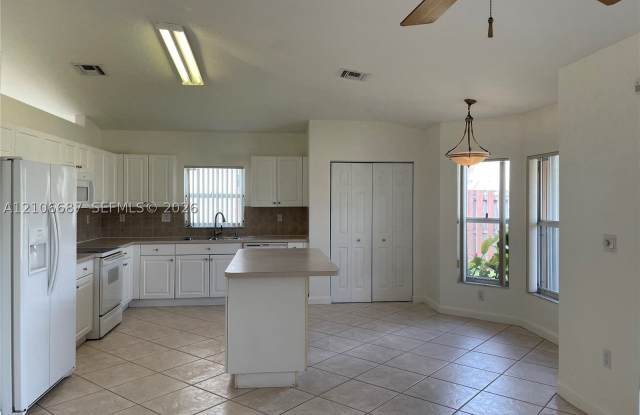 12001 SW 133rd Ter Gallery 3
