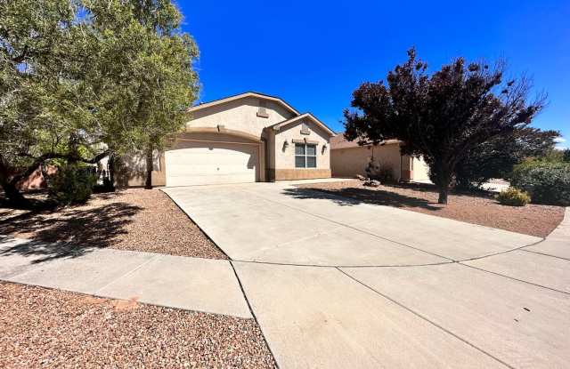3 bed 2 bath home in Huning Ranch Gallery 1
