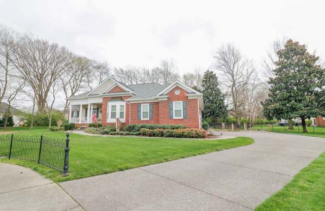 5 Bed, 3.5 Bath w/ 3 Car Garage Less than 1 Mile from Downtown Franklin photos photos