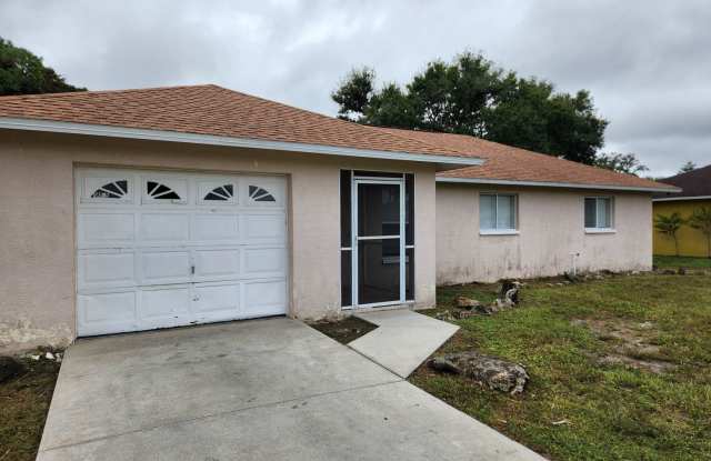 Charming 3 Bedroom 2 Bathroom Home in Fort Myers - 14055 Caribbean Boulevard, Fort Myers Shores, FL 33905