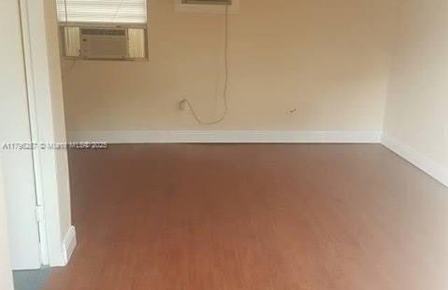 1519 N 59th Ter photos photos