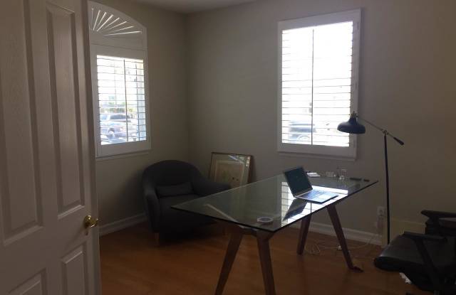 823 Alderdale Court Gallery 4