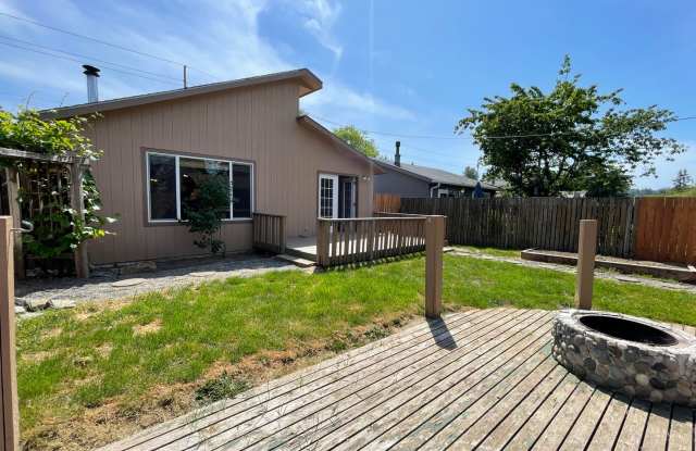 PRELEASING: Updated 3 bed/1 bath Rambler in Roosevelt Neighborhood! photos photos