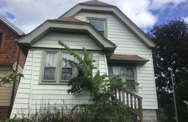 5 bedroom 2 bathroom single family home with detached photos photos