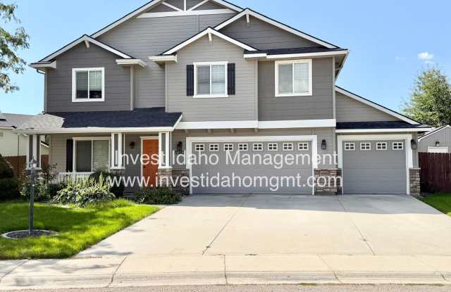 Well maintained 2 story home move-in ready located in Nampa Gallery 3
