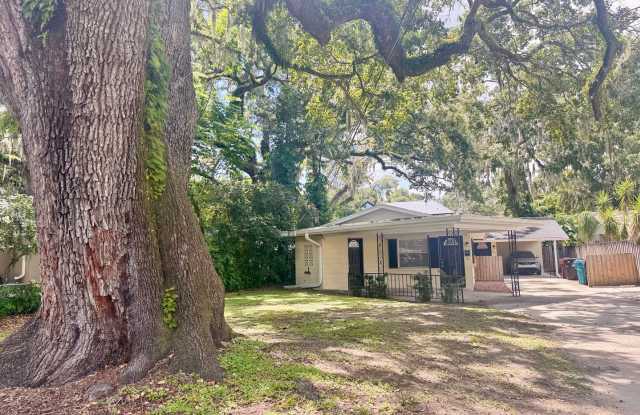 2 Bedroom 1 Bath Duplex - Priced to Rent! - 2010 Amherst Avenue, Orlando, FL 32804 2 Bedroom 1 Bath Duplex - Priced to Rent! - 2010 Amherst Avenue, Orlando, FL 32804