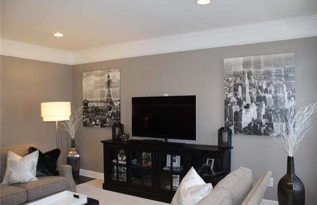 2537 Sibley Drive NE Gallery 2