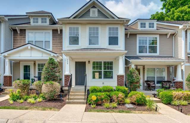 Renovated Townhome in Convenient Nashville Location Gallery 3