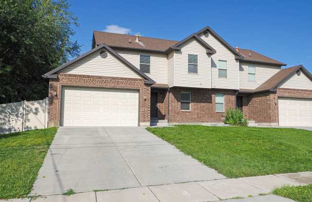 Spacious American Fork Duplex with Garage and Lawn Care Package Gallery 4