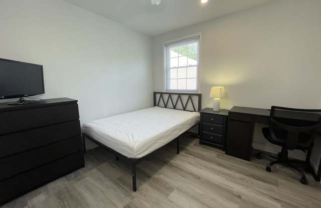 4199 University Dr Gallery 3