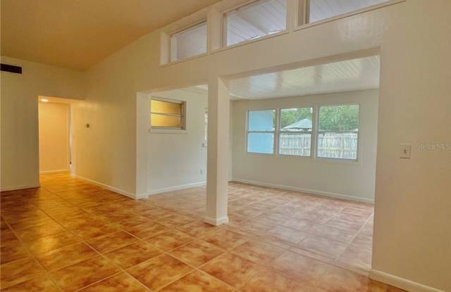 1390 Satsuma Street Gallery 3