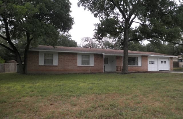 108 Kimberly Dr - 108 Kimberly Drive, Universal City, TX 78148