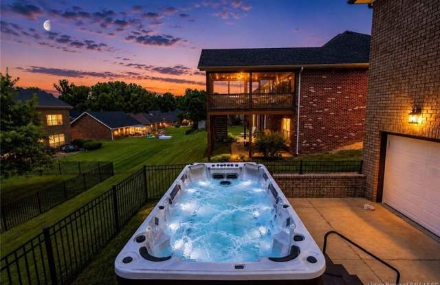 7901 Hillside Drive Gallery 3